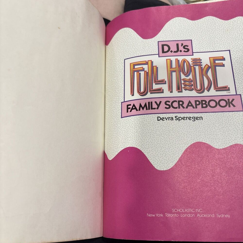 D.J.'S Full House Family Scrapbook 1992 1st Paperback Scholastic Candace Bure - Picture 11 of 16